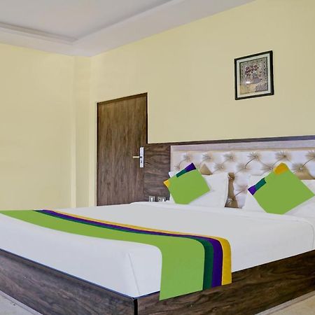 Treebo Trend Gupta Inn Varanasi Esterno foto