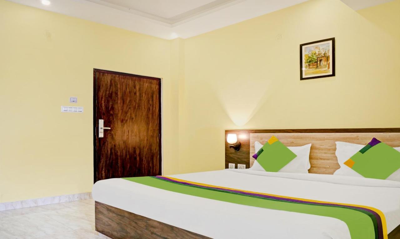 Treebo Trend Gupta Inn Varanasi Esterno foto