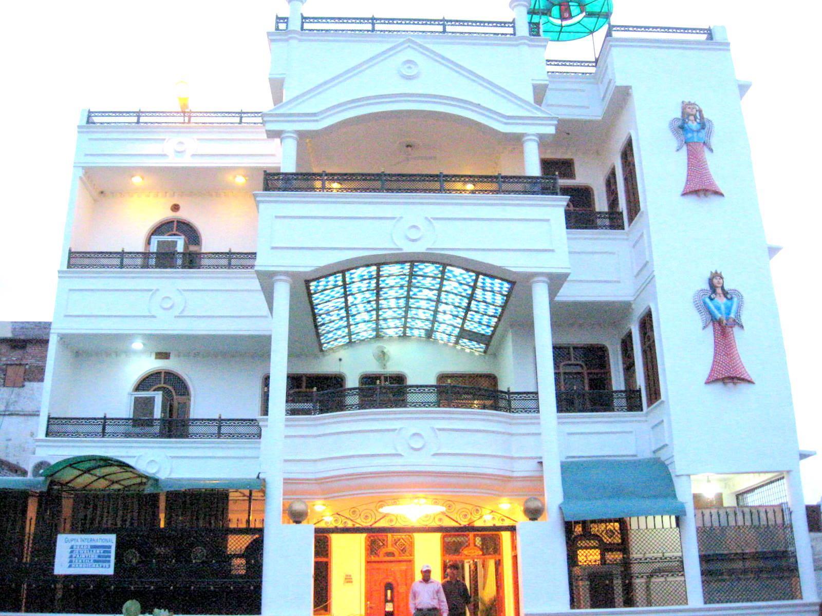 Treebo Trend Gupta Inn Varanasi Esterno foto