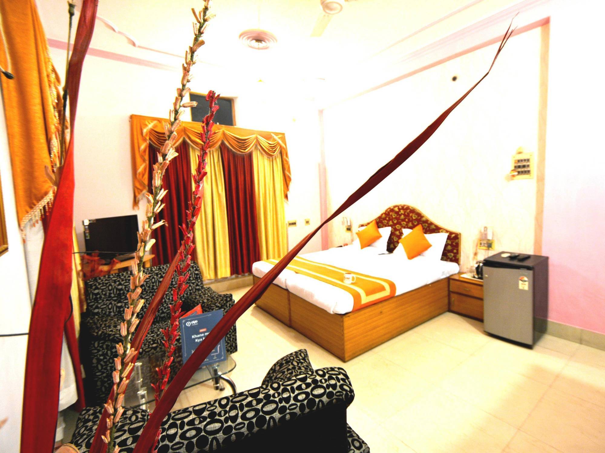 Treebo Trend Gupta Inn Varanasi Esterno foto