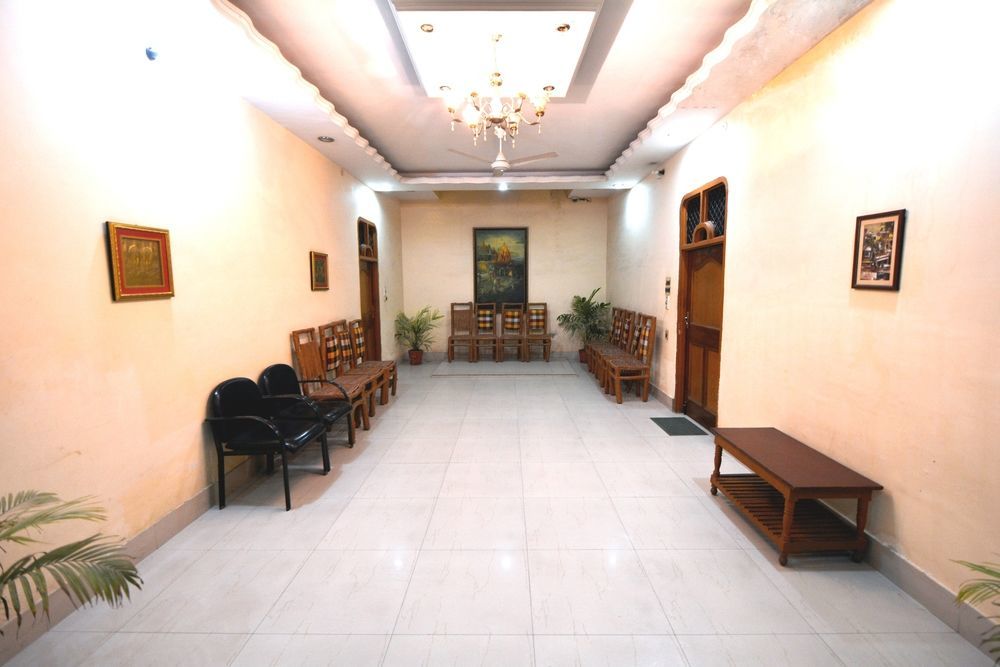 Treebo Trend Gupta Inn Varanasi Esterno foto